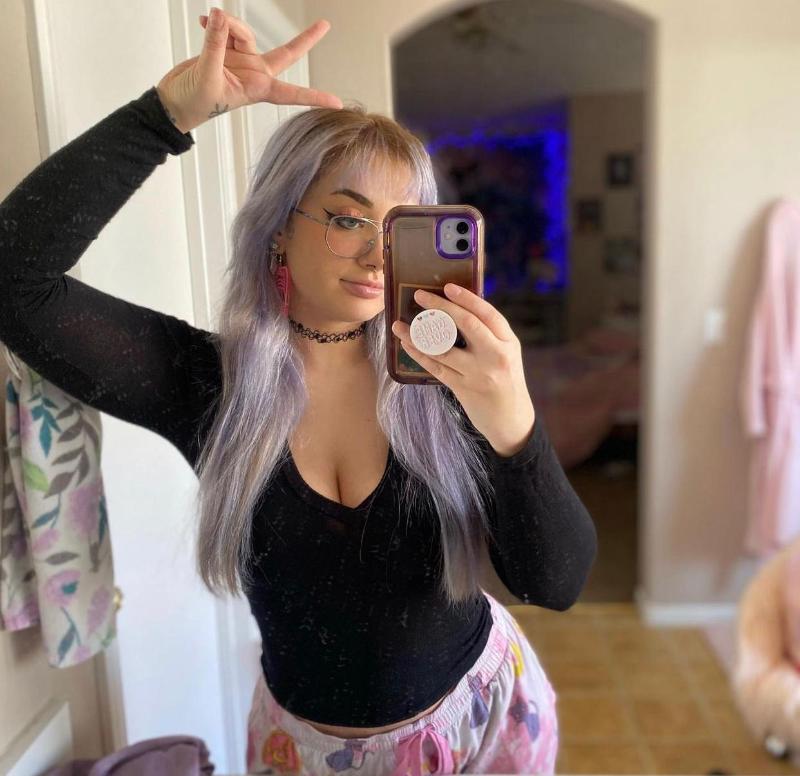 I am available for both incall and outcall services