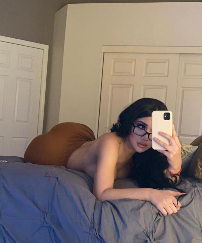 I'M AVAILABLE FOR HOOKUP🥵 FULL SERVICE WITH NO RESTRICTION