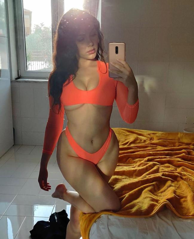 🍑Sweet & Juicy, WET 💦 Pussy For You 🍭🥕🍑NO RESTRICTIONS 🍓🍆HIT ME UP
