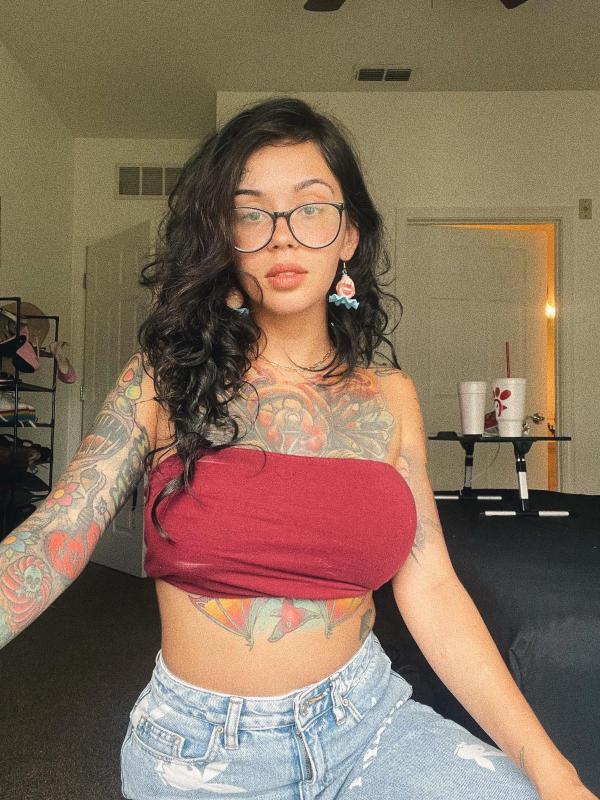 i’m down for hookup HMU on Snapchat:Lindan5544 or phone: (770) 790-0576 🤩