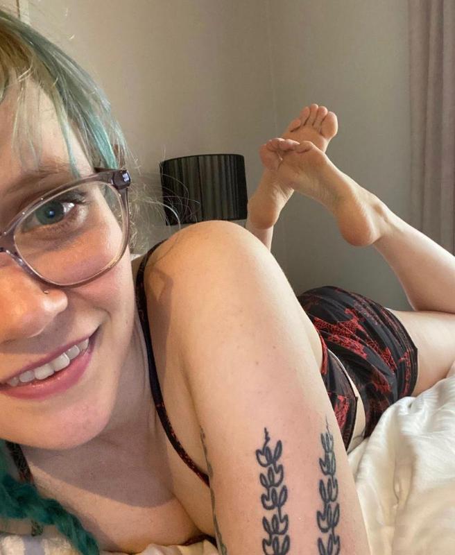 Escort ready for hookup