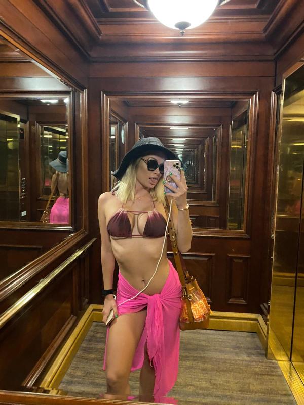 I’m available for Hookup and Escorts service ❤️🥰