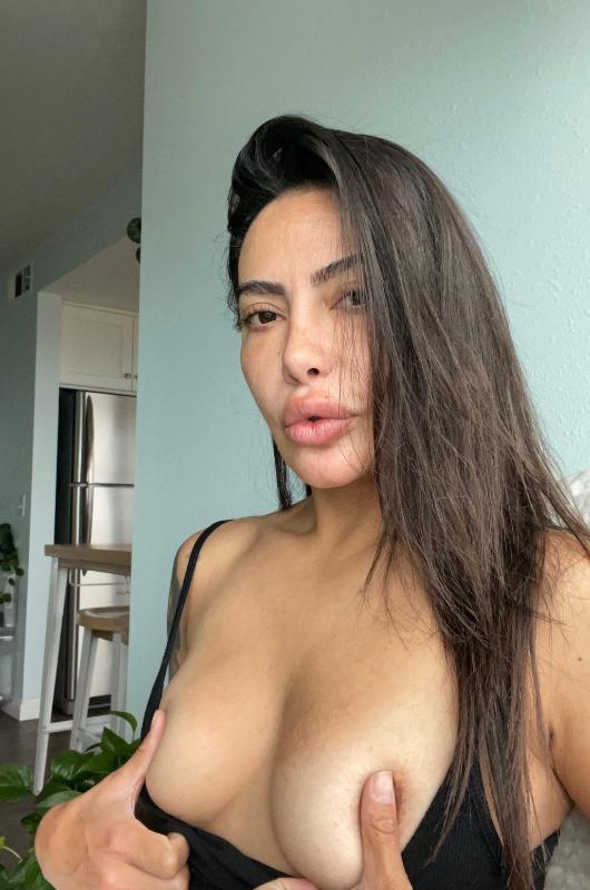 Hmu on Snapchat @haley_lissa22👅 text on iMessage Haleylissa40@gmail.com🤤