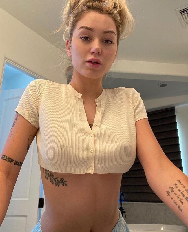I’m available for fun 24/7 👅🍑🍌🥰