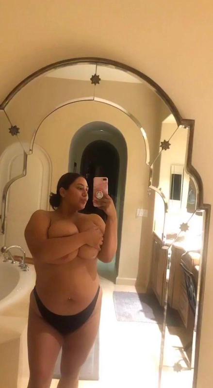I’m available to fuck🍆🍆💦 and also titsfuck also snap :e_caudill1332