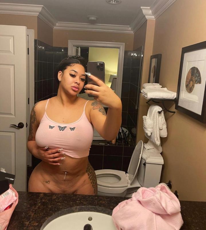 Available for hookup ❤️💦👅snap- jennifer_sweet7