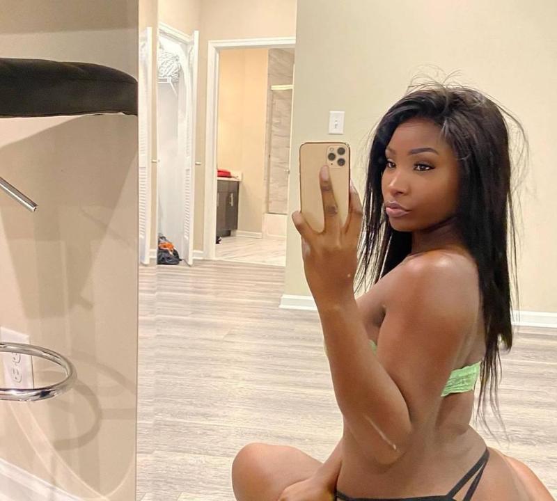 Pretty delixious ebony ! Face pics dont lie
