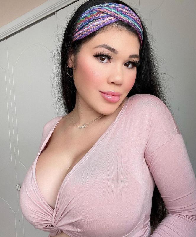 AM AVAILABLE FOR HOOK UP SEX