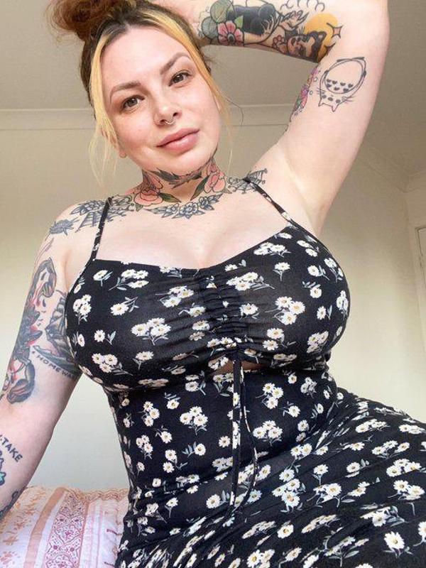 I’m a professional hooker and I’m independent available for out call and in call