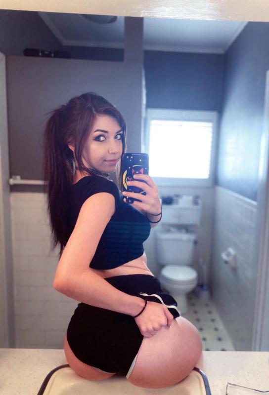 I dont bite 😜 unless you want me to