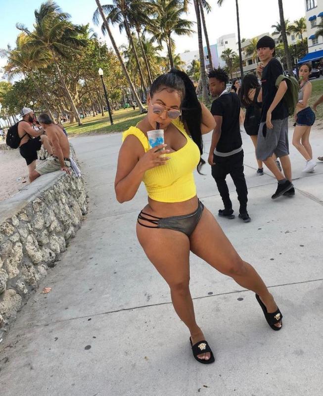 Available for hookup🍆🍆🍆