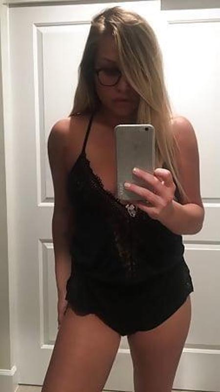 Let’s go naughty 👅❤️🍆I’m available for hookup👅
