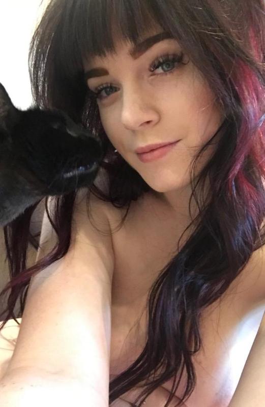 Hi guys I’m available for both incall or outcall service