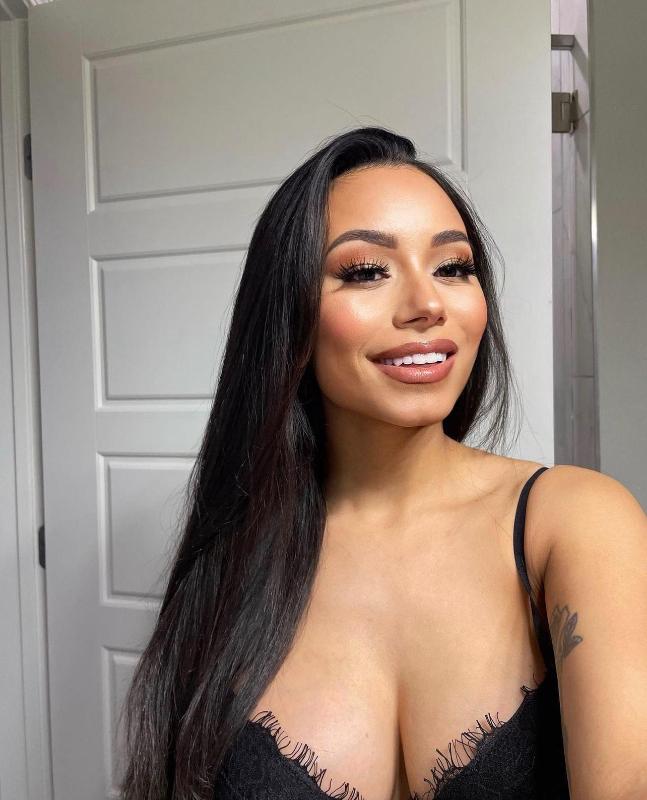 Dinner 🍽 night out, bills on me...🙂I’m not a prostitute