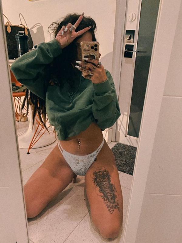 Hit ME UP FOR HOOK UPS, MASSAGES, GIRLFRIEND EXPERIENCE AND CAR MEETS🍆🍑🍑....