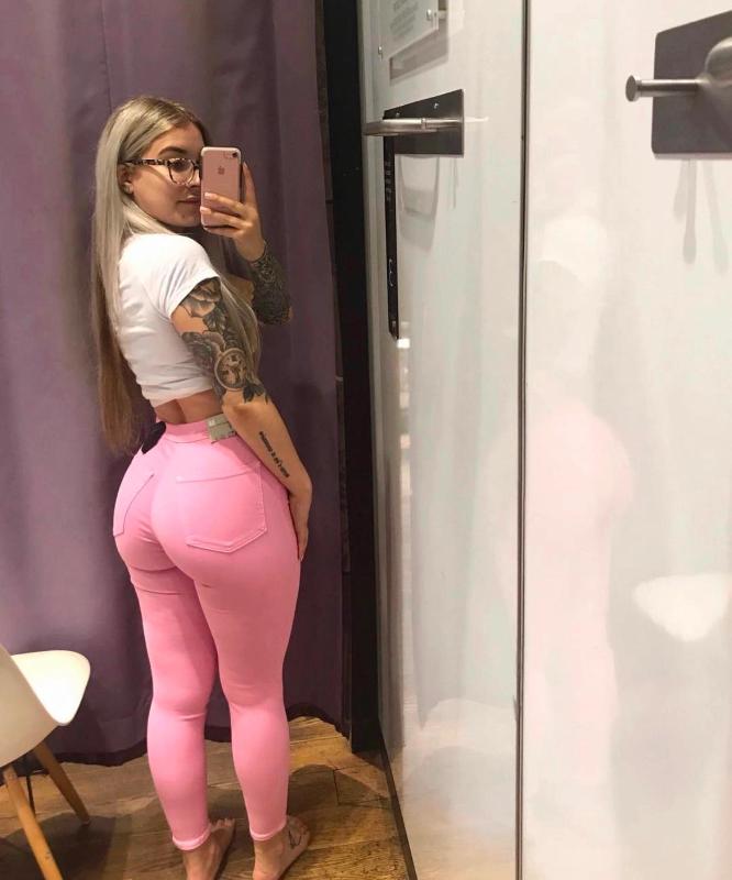 Hi I’m Daniella Really Sweet an Polite, I’m down for Anything Hookup 7376184503