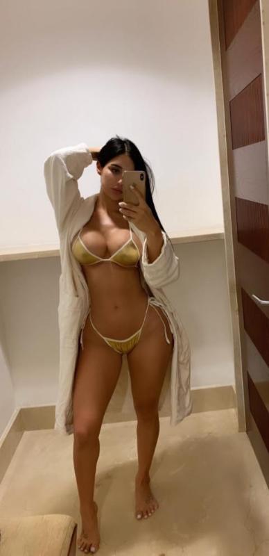 AM AVAILABLE FOR HOOKUP