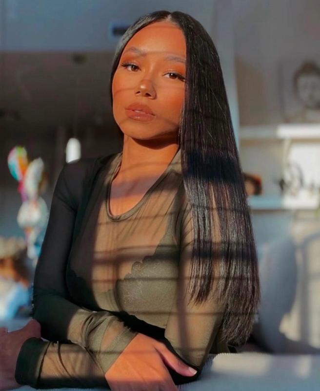Dinner 🍽️ date out, bills on me. Note: I’m not a prostitute.