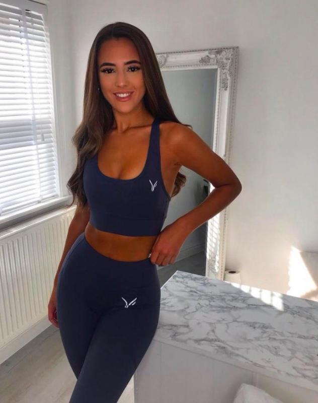 VALENTINES SALE Young & Tight White Girl looking for HOOKUPS