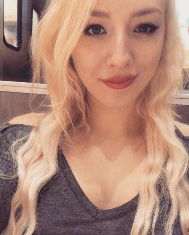 I'm into, making out, sucking, fucking, (no actual "type"). Oral vers/anal BOTT