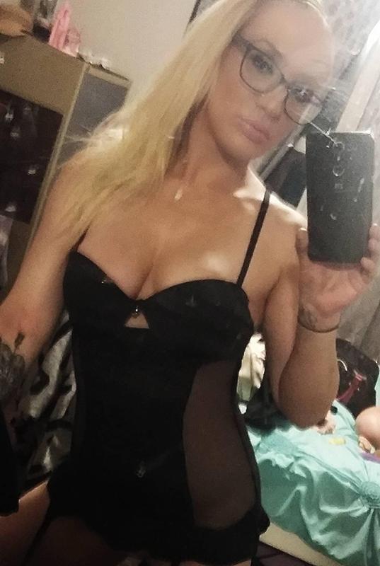 Perfect Busty Blondie