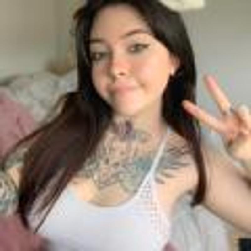 Escort available for hook up