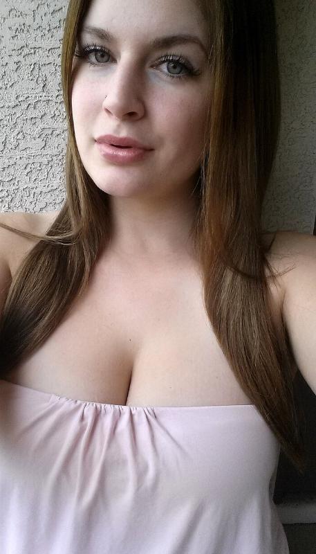 Sexy married mom .. but unhappy !!!