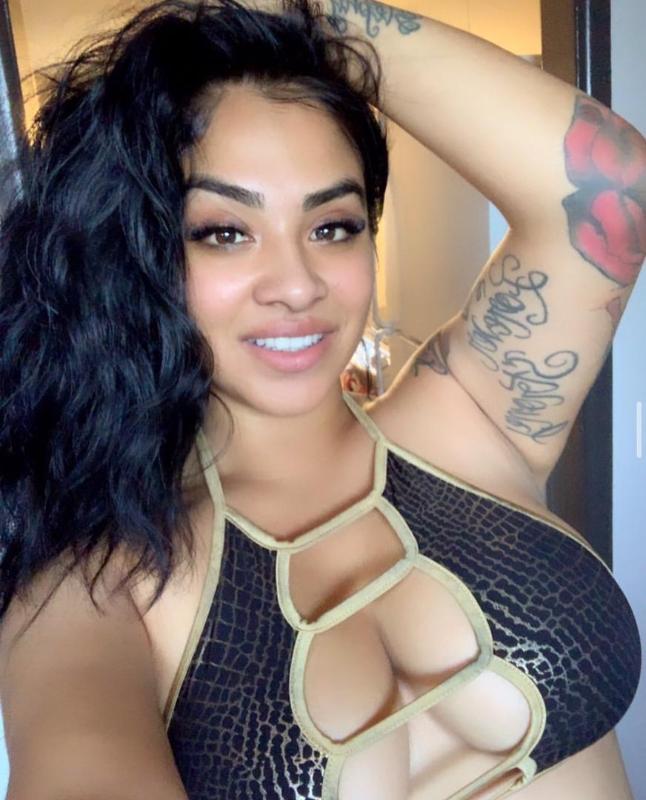 READY TO HAVE A GOOD 😋TIME WITH MY WET 💦TINY P***Y?? HIT ME UP, I’M AVAILABLE