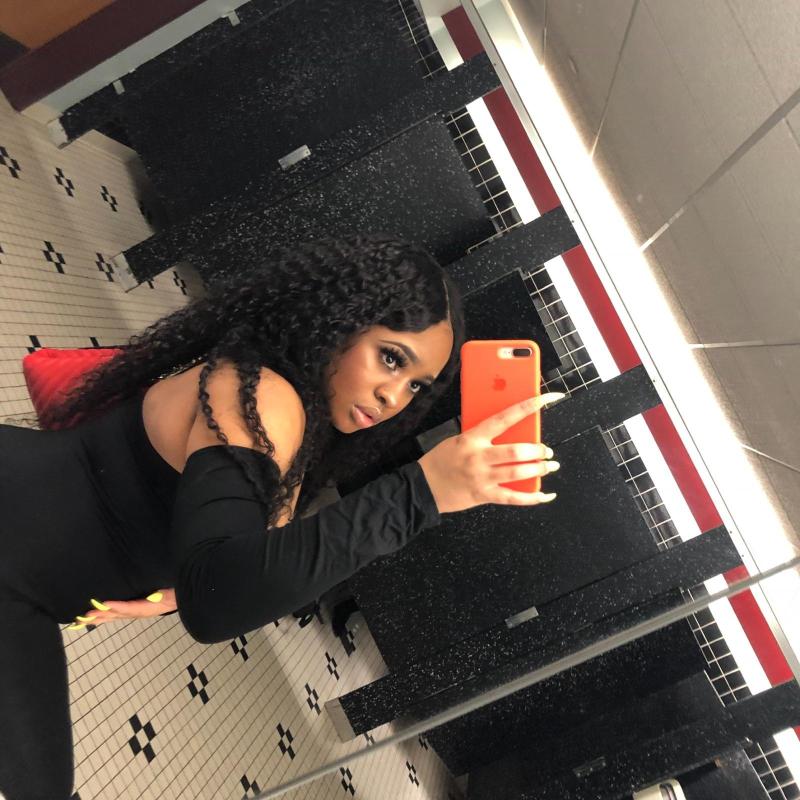 Sexy, real, flexible, fun, outgoing 👅