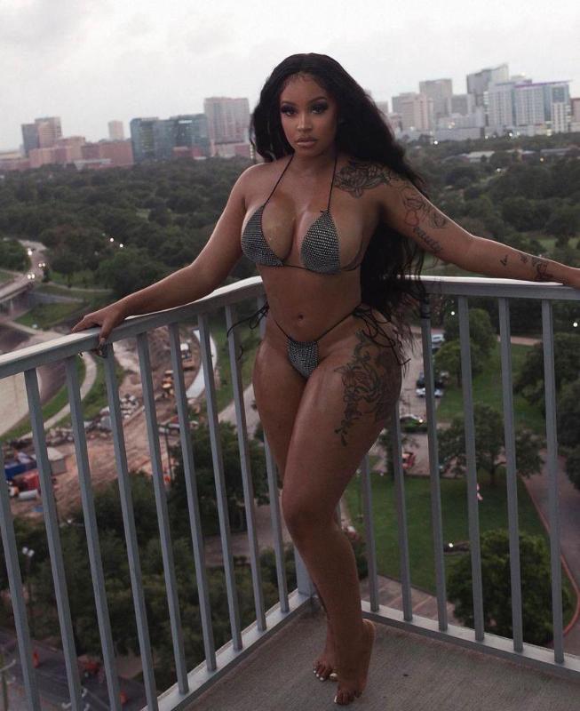 I’m available 24/7 text me 🍑💦