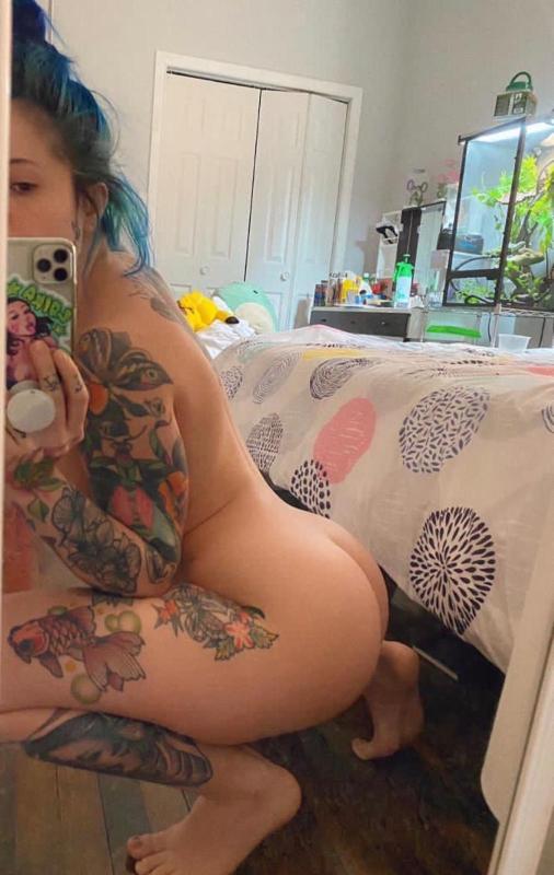 DOWN FOR FUN AND HOOK UP HMU ON SNAP SUSANJANE86