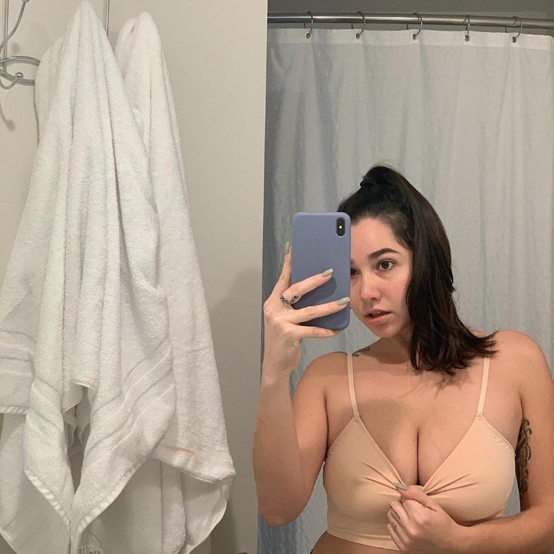 i'm available for hookup both incall and outcall