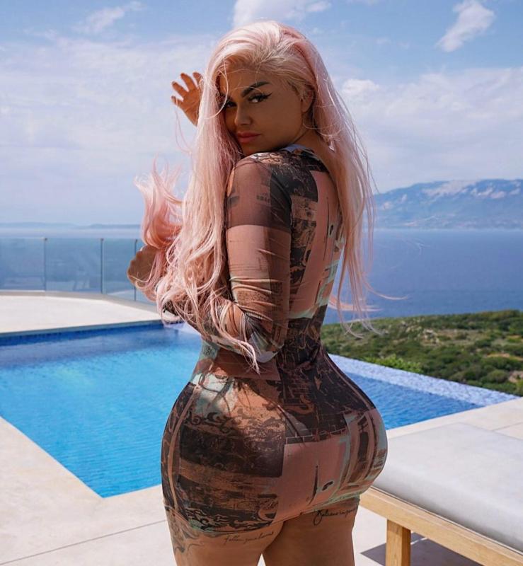 It’s weekend I’m ready to satisfy you 🥰