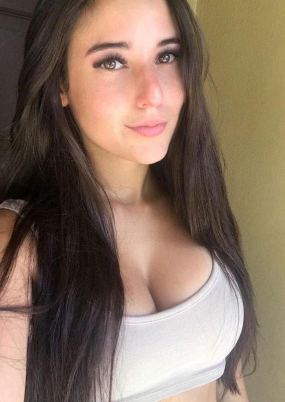 NEW HOT GIRL IN TOWN 😍 😍 😍