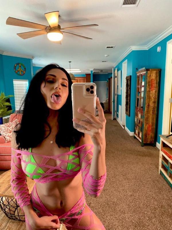 🍑 I’m very wet 💦 and ready to give you the best moment of your life🍑🍆🤤