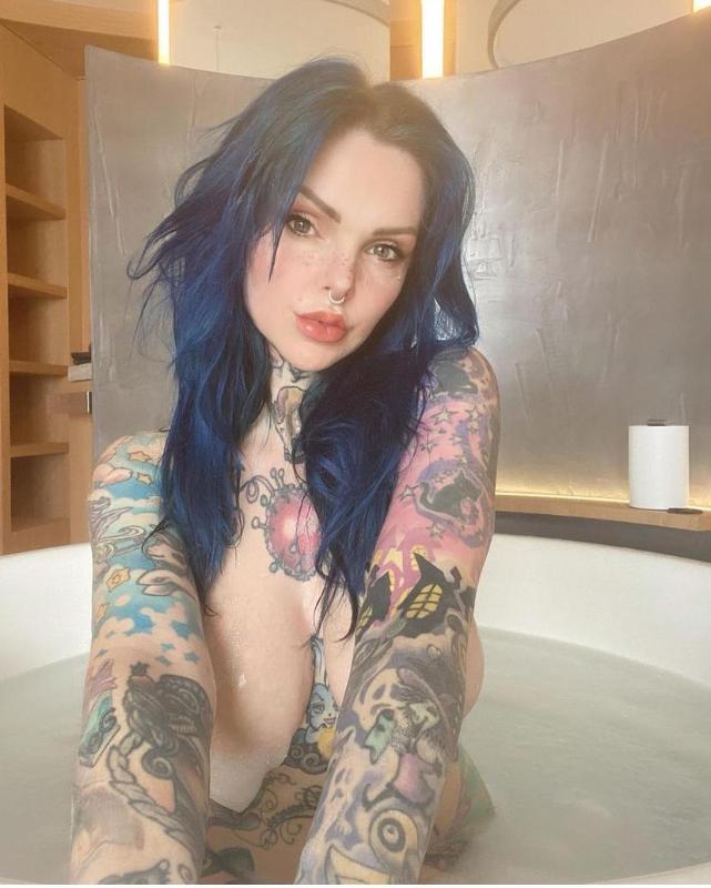 Escort available for hook up