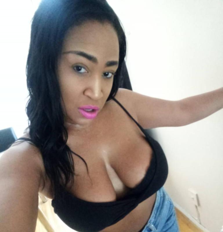 200$ an hour A beautiful mixed barbie... Let me unbore u.