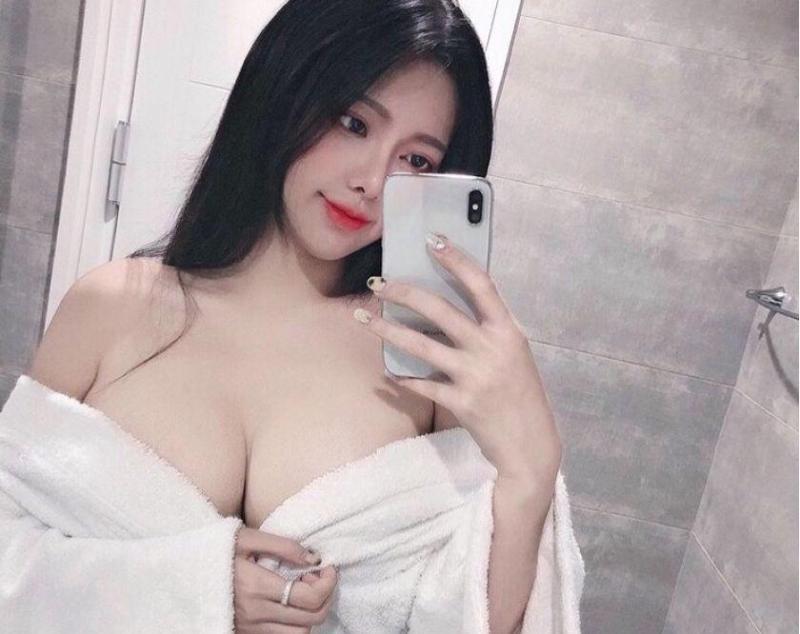 ⚜️New Young & Sexy Student in CANARY WHARF⚜️