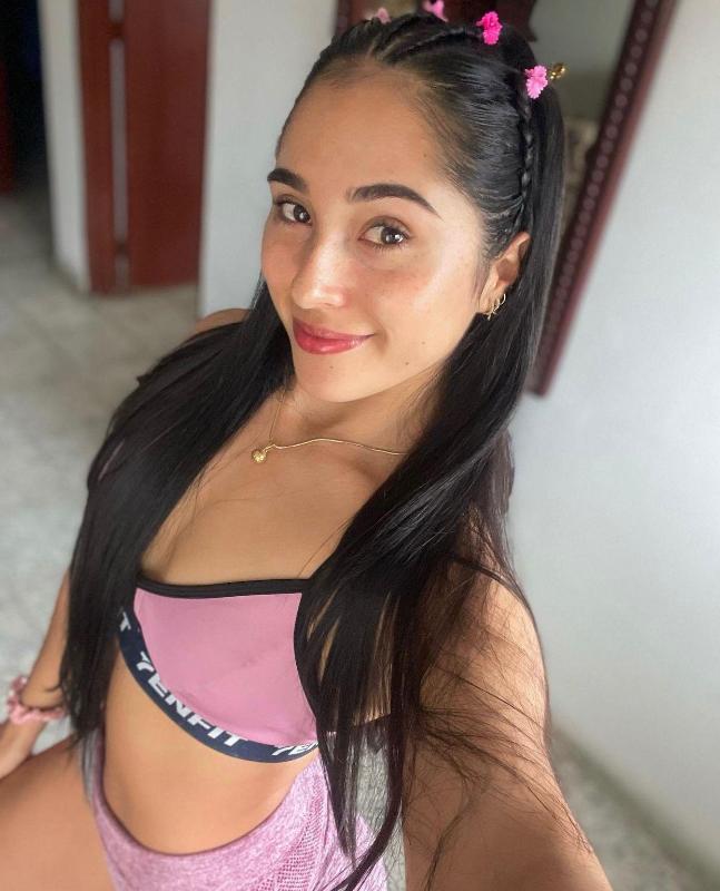 Hot Venezuelan I only accept 💰 cash WhatsApp +1 (928) 365-7735