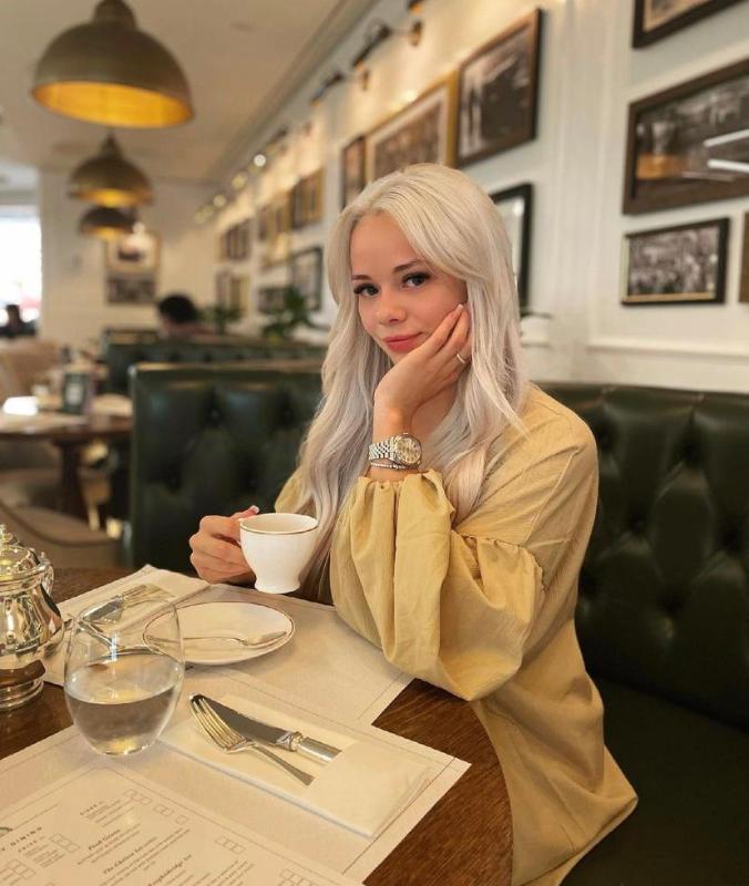 I’m Elsa, 25. I’m down for adult hookup