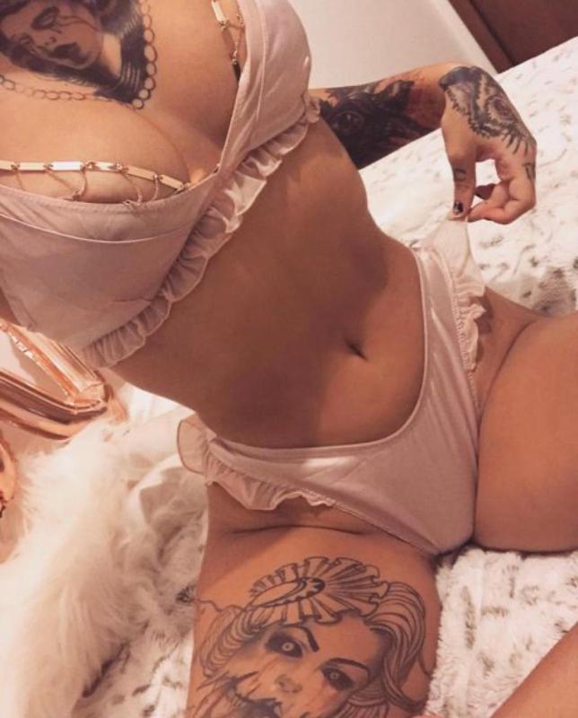 Escort available for Hookup