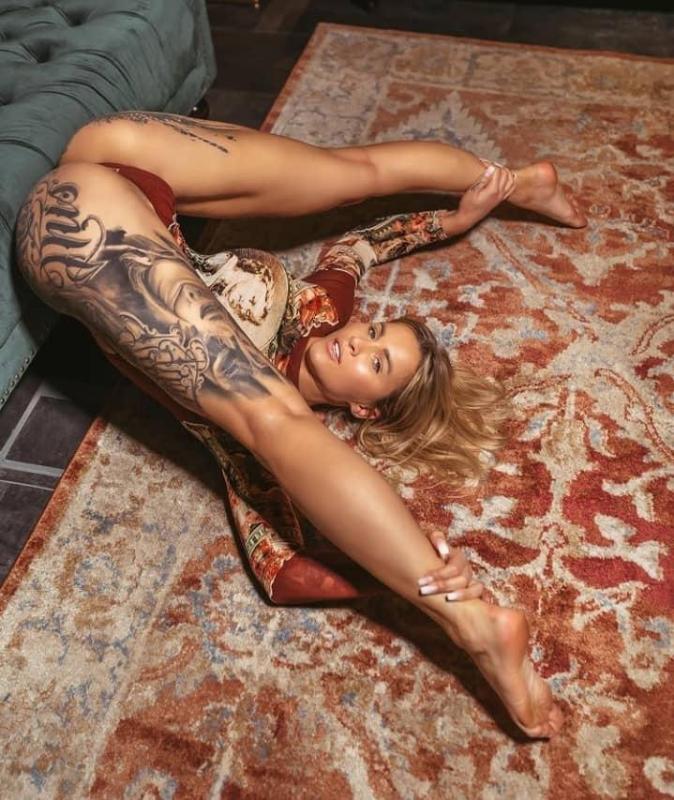 Available for hookup 👅👅🍆🍆🍇🍇🍯💦💦🌺