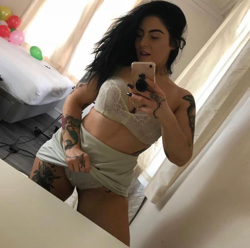 I'm available for hookups 🍆🍑