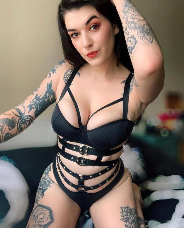**Locals Only* Peack sweet and polite and juicy👅 Pussy! Read 4FUN