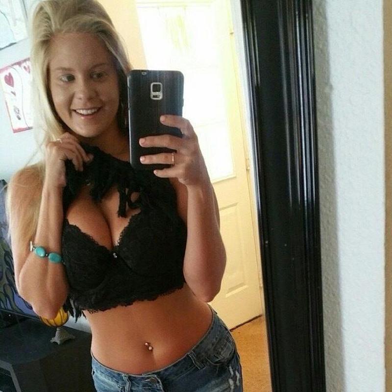 Down To Hookup 🥰❤️