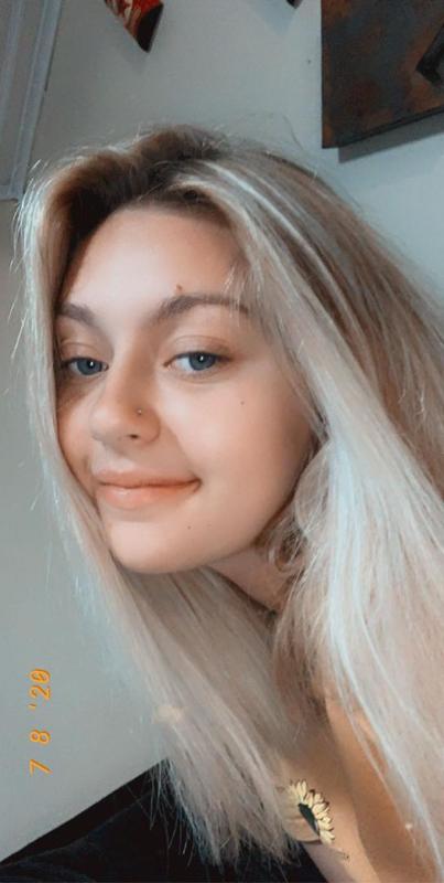 Horny asf HMU I’m available😍💦🥰