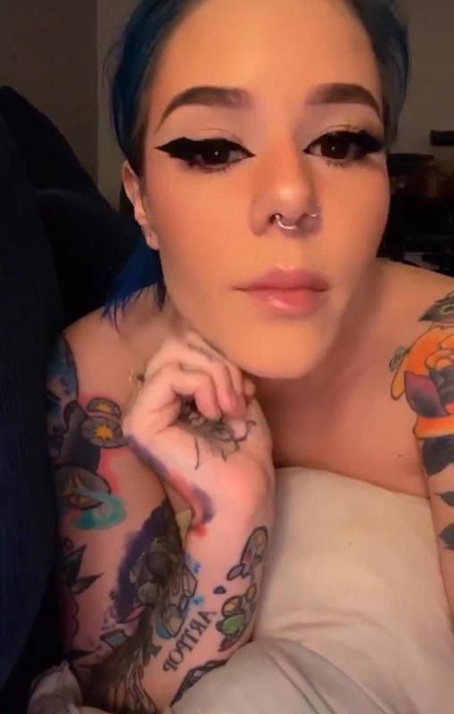 DOWN TO FUCk HMU on snap susanjane86