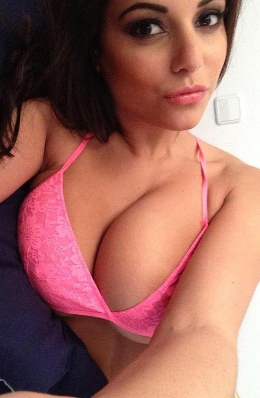 Sexy lonely lady looking for a hot sexy man