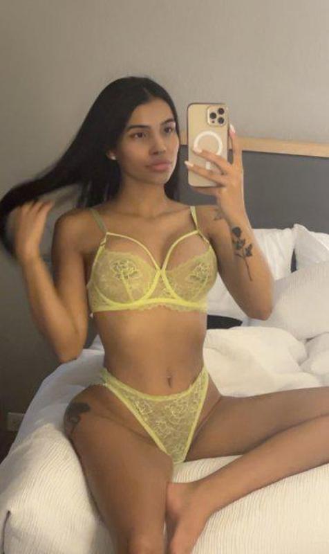 the hottest girl 🔥