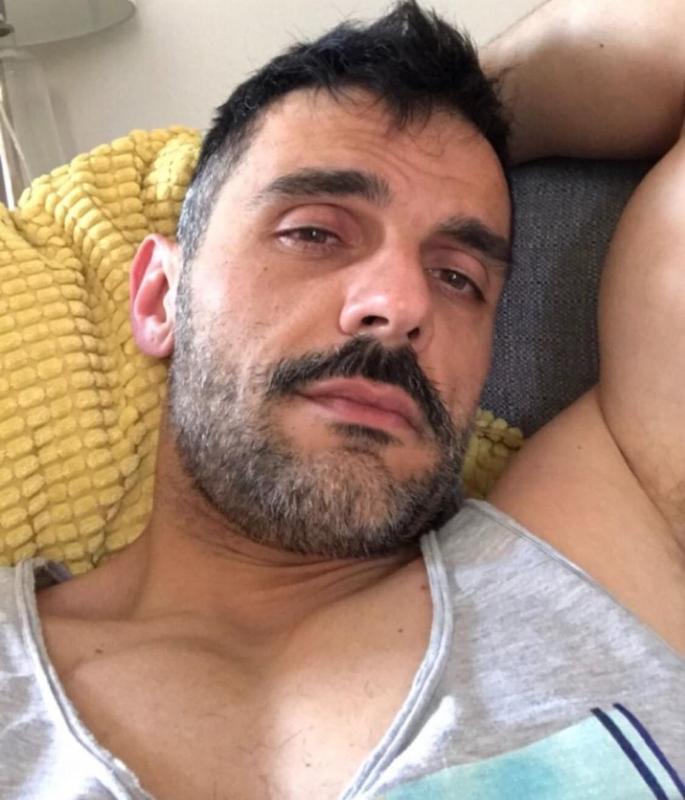 I AM A SUGAR DADDY SEEKING A LONG TERM SUGAR BABY THAT WILL BE TREATED NICELY.